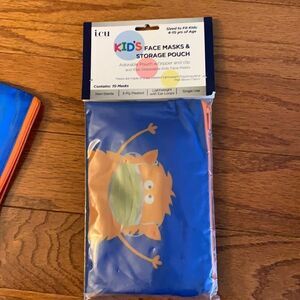 NWT Kid’s Face Masks & Storage Pouch (ONE)